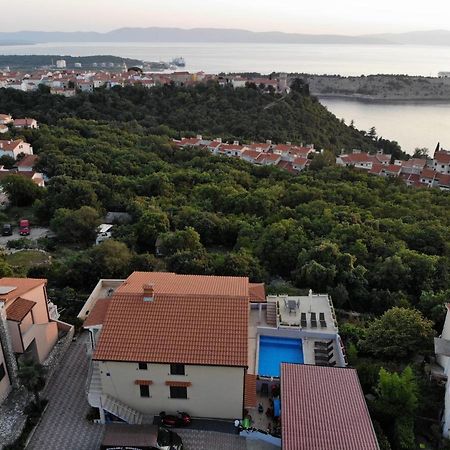 Apartman "Sabine Red" With Heated Pool Omišalj Kültér fotó