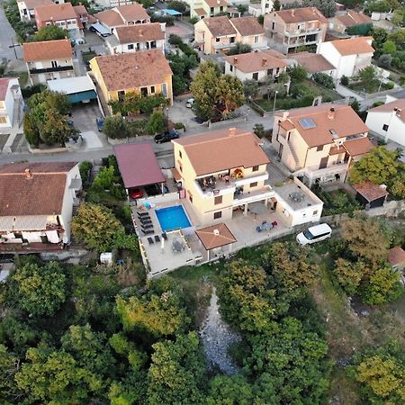 Apartman "Sabine Red" With Heated Pool Omišalj Kültér fotó