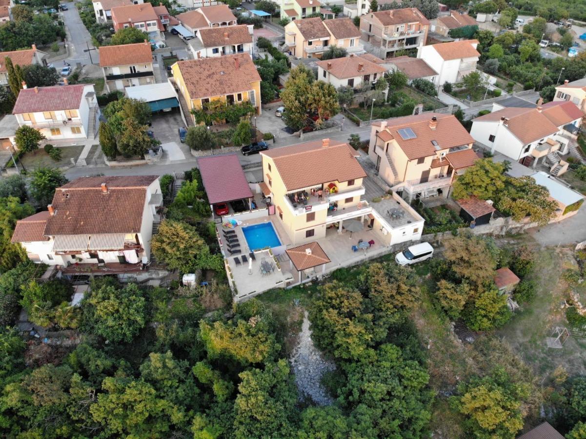 Apartman "Sabine Red" With Heated Pool Omišalj Kültér fotó