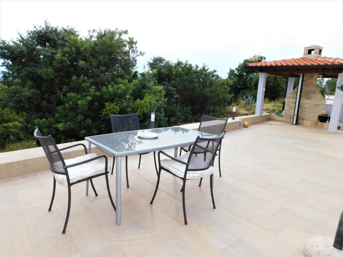Apartman "Sabine Red" With Heated Pool Omišalj Kültér fotó