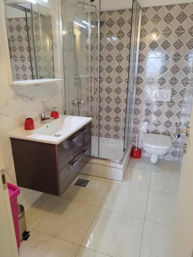 Apartman "Sabine Red" With Heated Pool Omišalj Kültér fotó