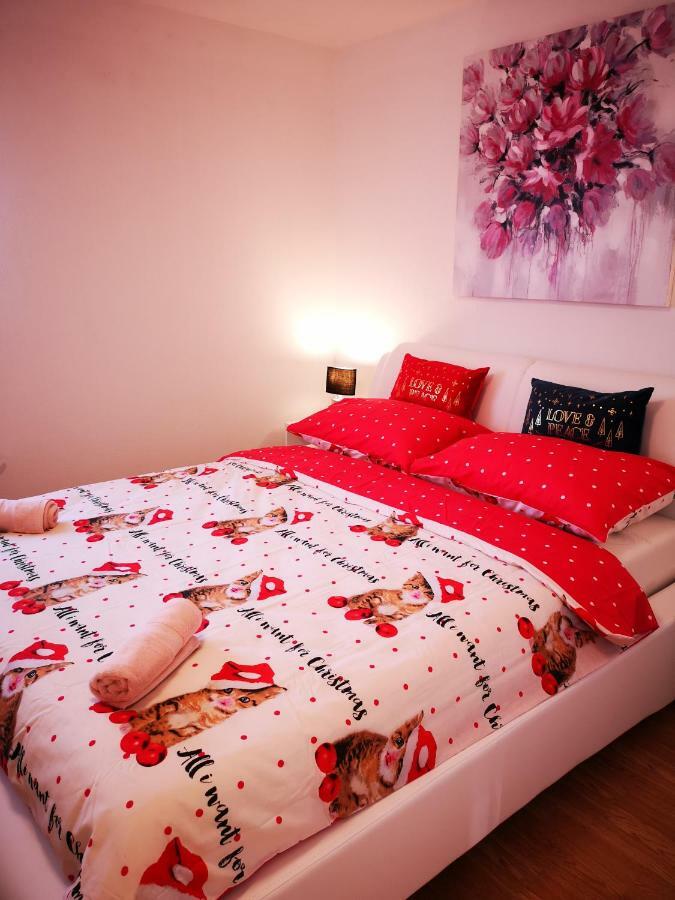Apartman "Sabine Red" With Heated Pool Omišalj Kültér fotó