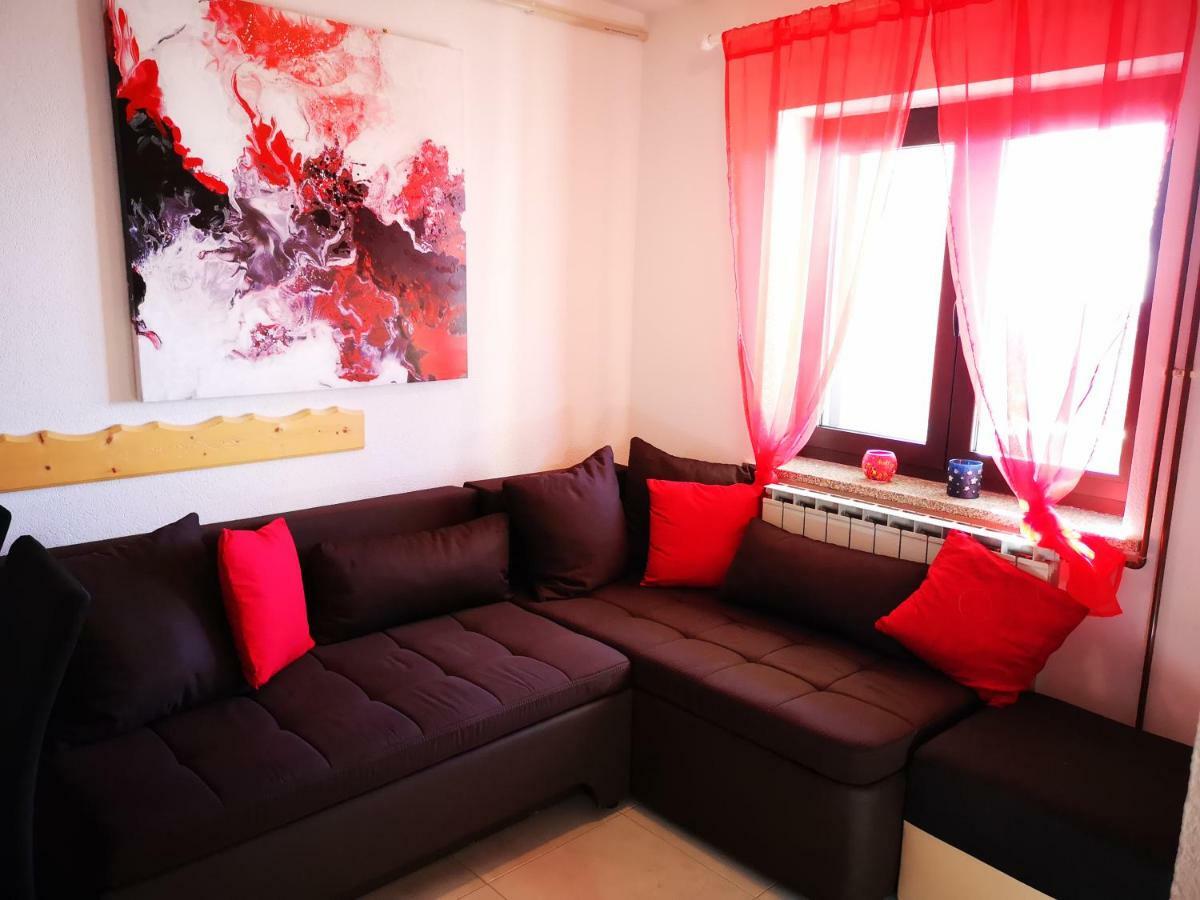 Apartman "Sabine Red" With Heated Pool Omišalj Kültér fotó
