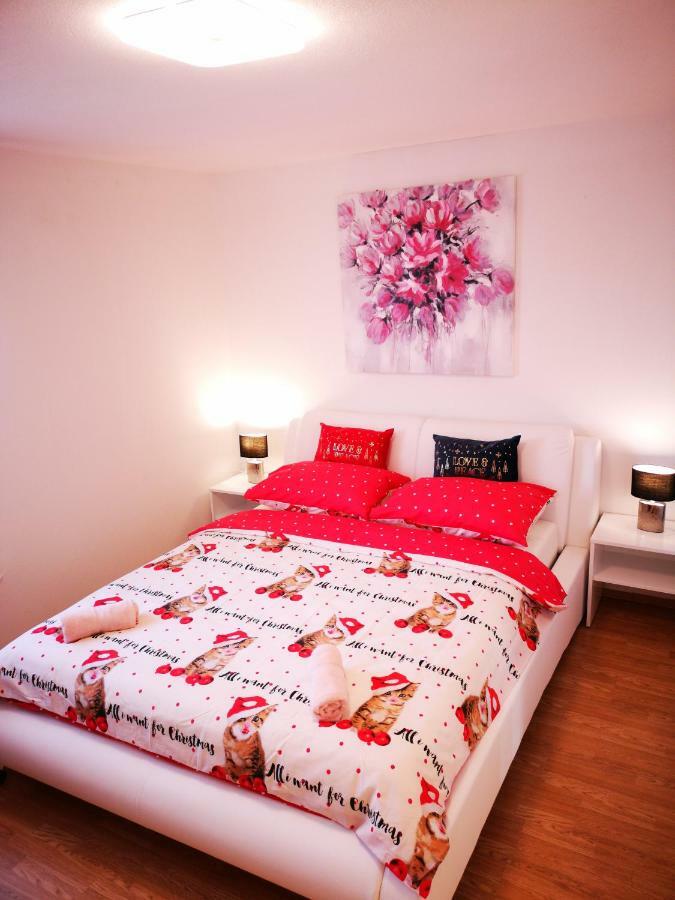Apartman "Sabine Red" With Heated Pool Omišalj Kültér fotó