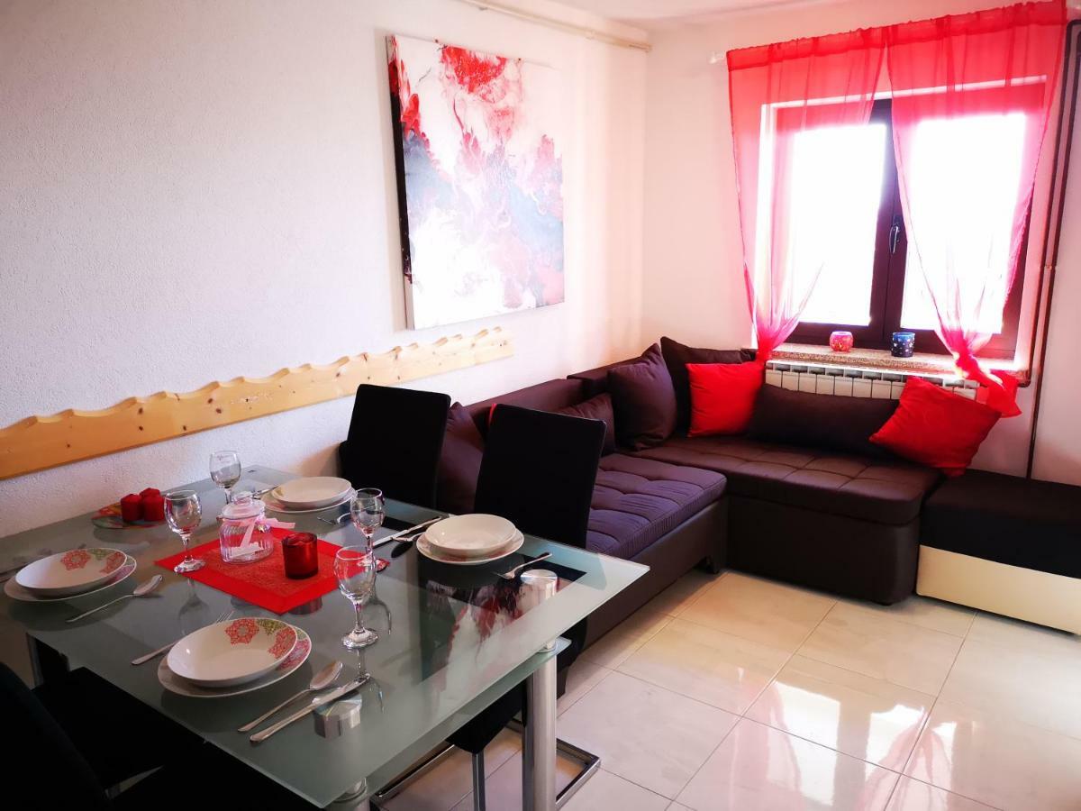 Apartman "Sabine Red" With Heated Pool Omišalj Kültér fotó